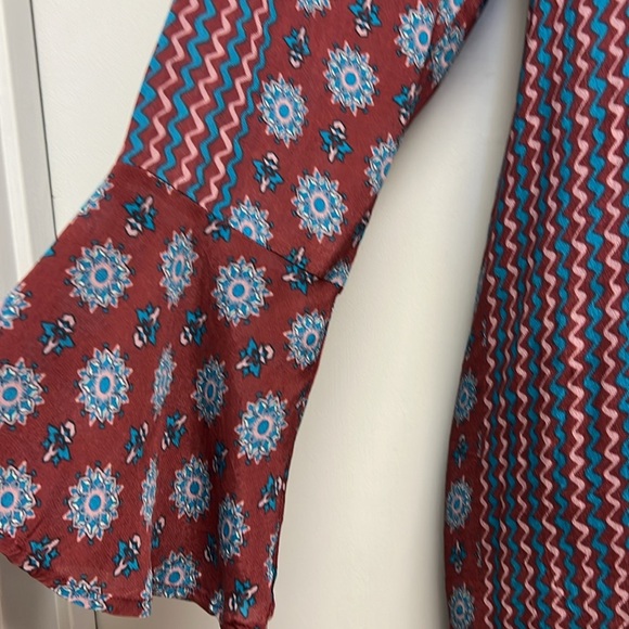 Tolani Women’s Bohemian Bell Sleeved Mini Dress Size Large - Picture 3 of 12